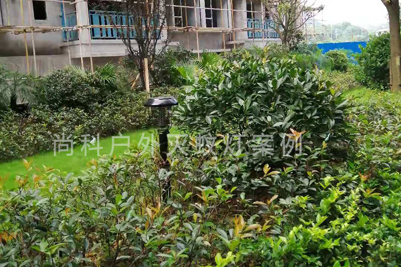 江西大余碧桂園翰盛雅園小區太陽能滅蚊燈案例